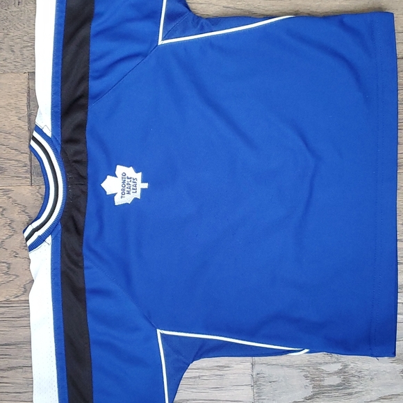 Toddler Toronto Maple Leafs Jersey - Picture 7 of 12